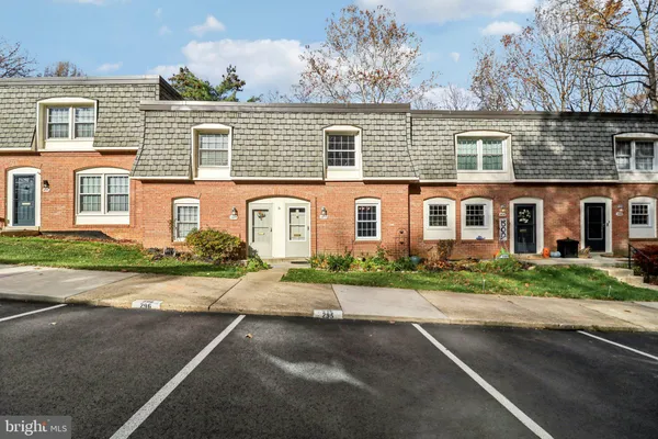 $399,900 | 5912 Minutemen Road, Unit 295, Springfield, VA 22152