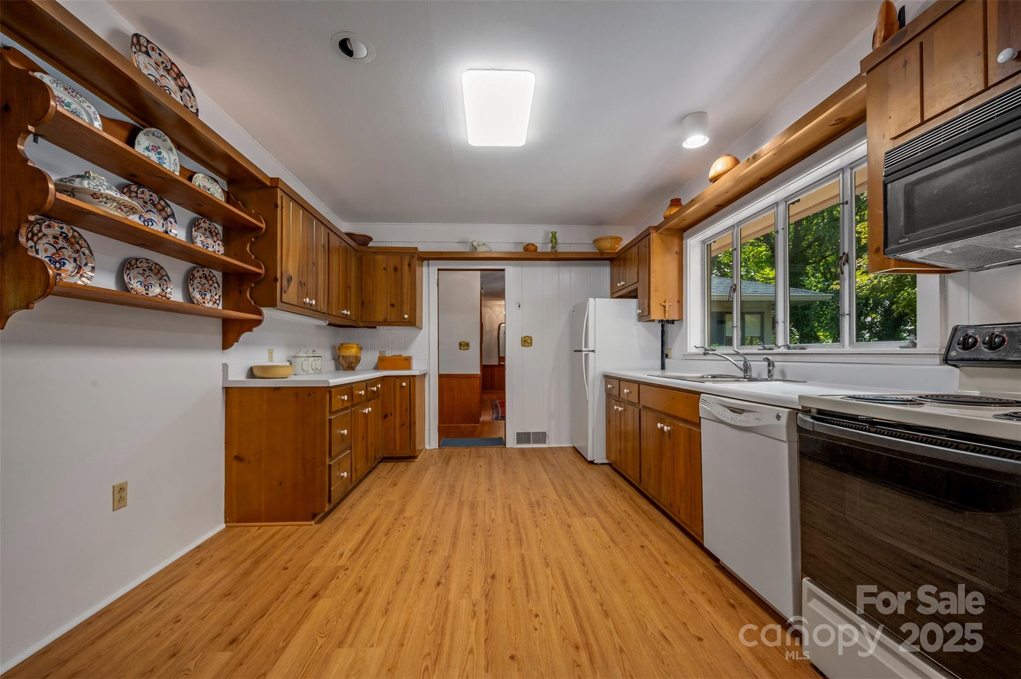 180 Doubleday Road Tryon, NC 28782 - Photo 10 of 15 Gallery Image 10