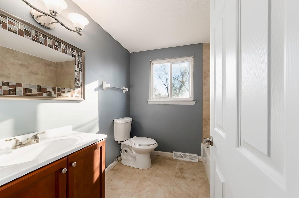 4977 Refugee Road Columbus, OH 43232 - Photo 12 of 22 Gallery Image 12