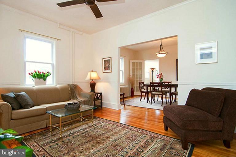 711 Silver Spring Avenue Silver Spring, MD 20910 - Photo 2 of 2 Living Room