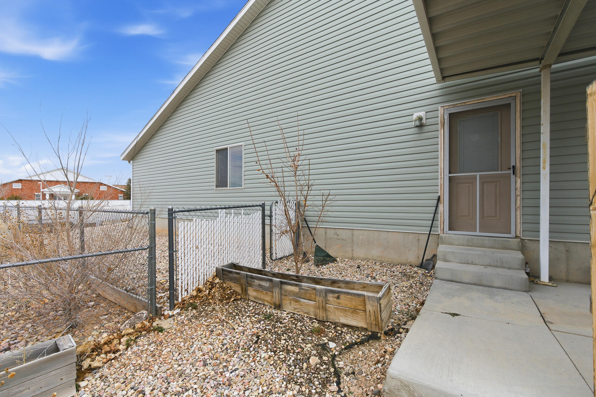 577-593 East Nichols Canyon Road, Unit 577579 & 591593 RV GARAGE Cedar City, UT 84721 - Photo 74 of 102 This bonus space adds tenant appeal and functionality.