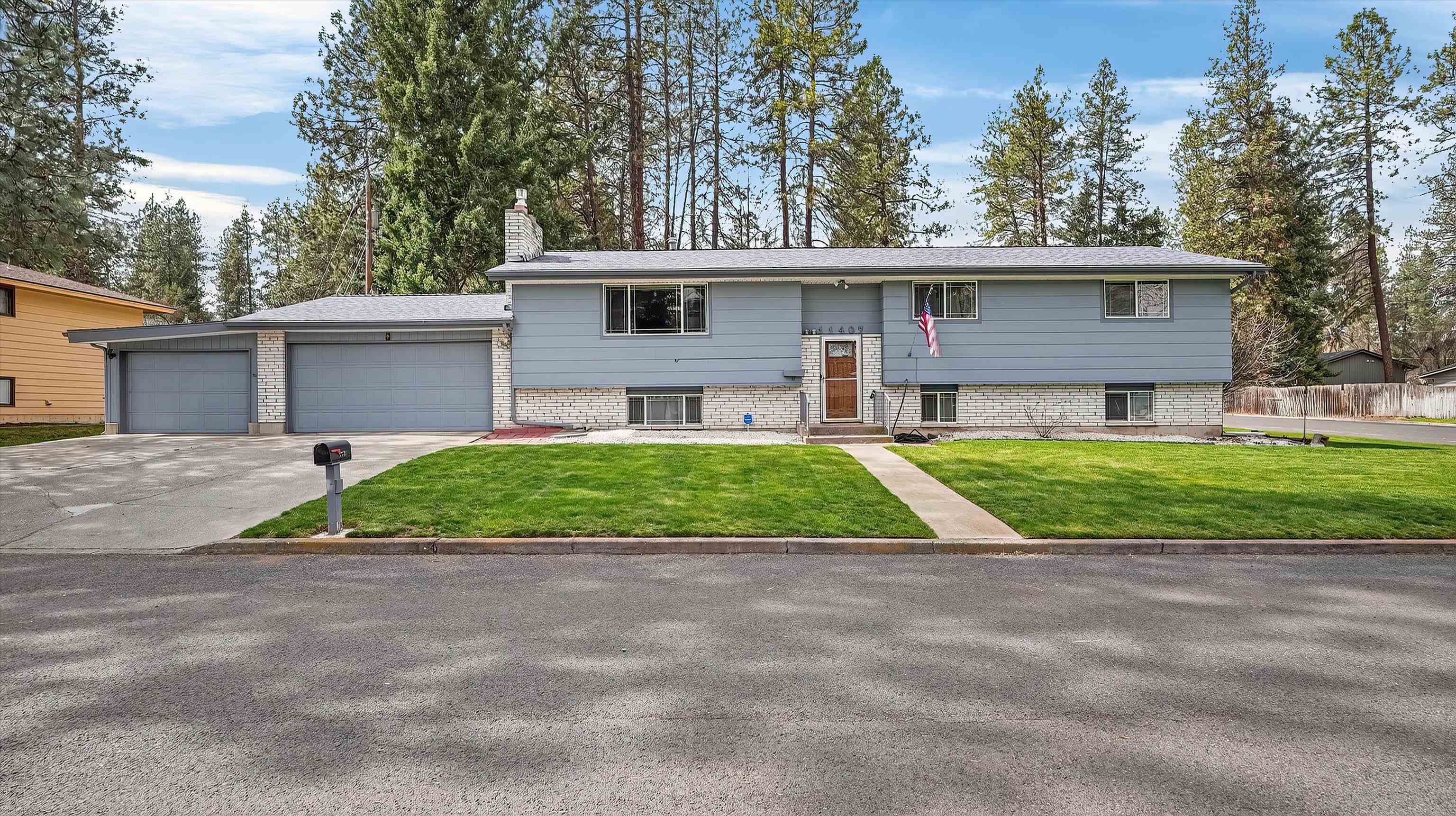 11407 North Post Street Spokane, WA 99218 - Photo 1 of 46