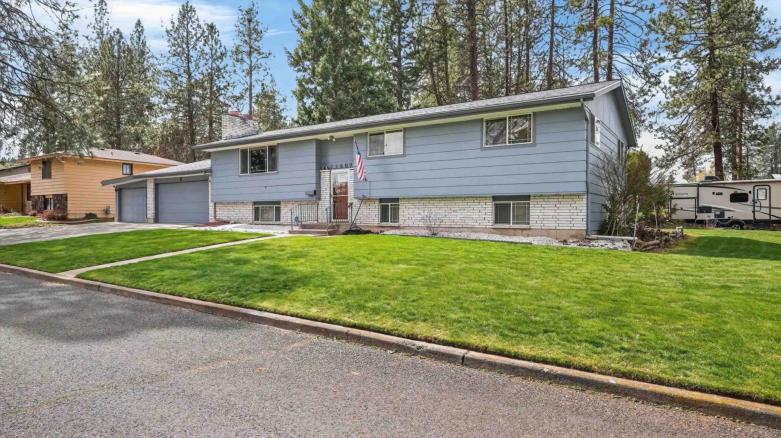 11407 North Post Street Spokane, WA 99218 - Photo 2 of 46