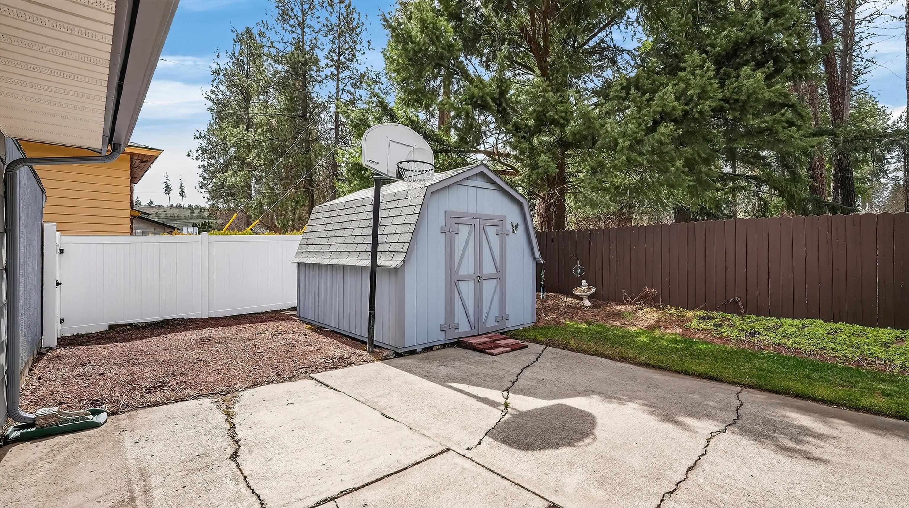 11407 North Post Street Spokane, WA 99218 - Photo 39 of 46