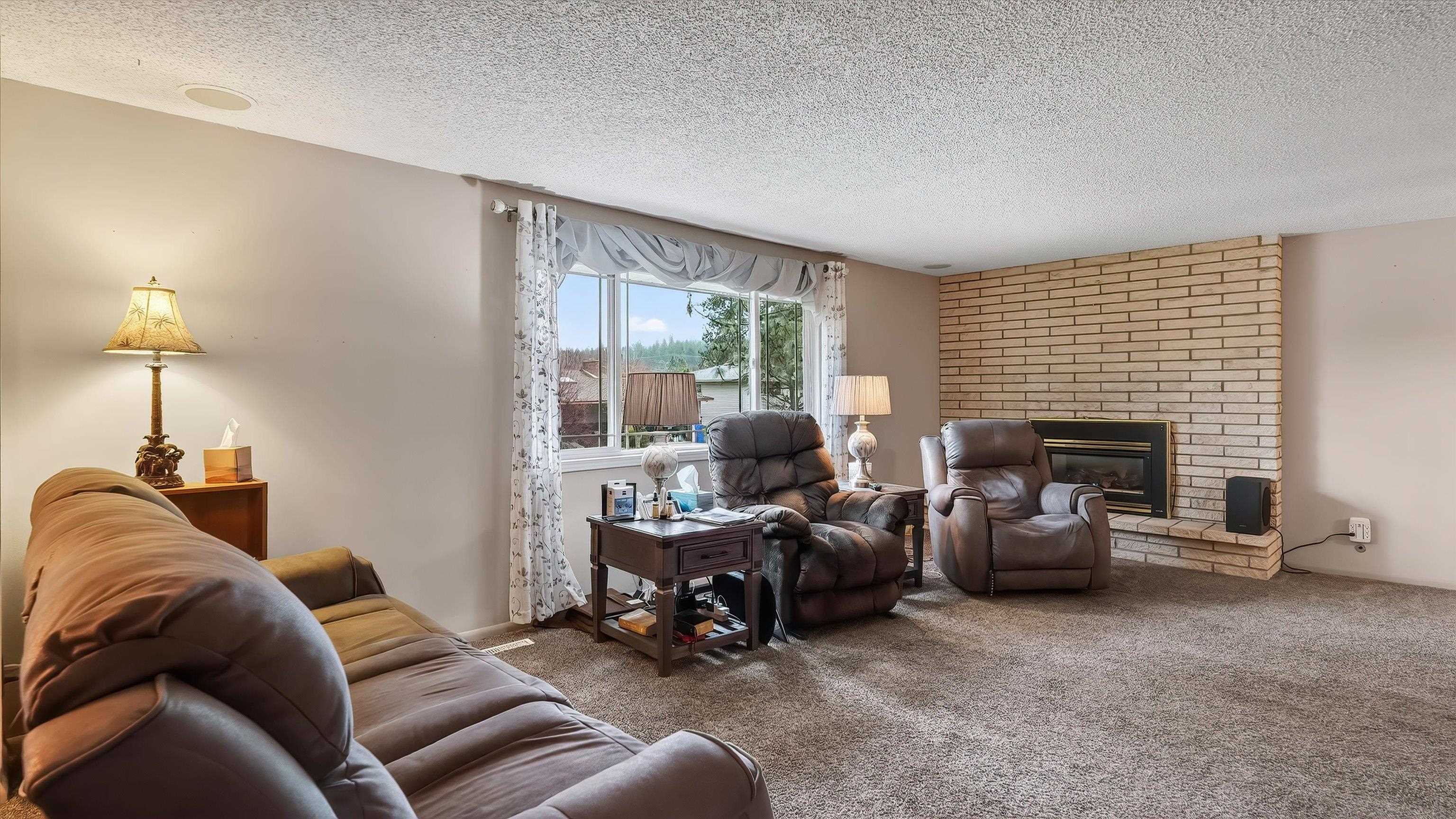 11407 North Post Street Spokane, WA 99218 - Photo 4 of 46