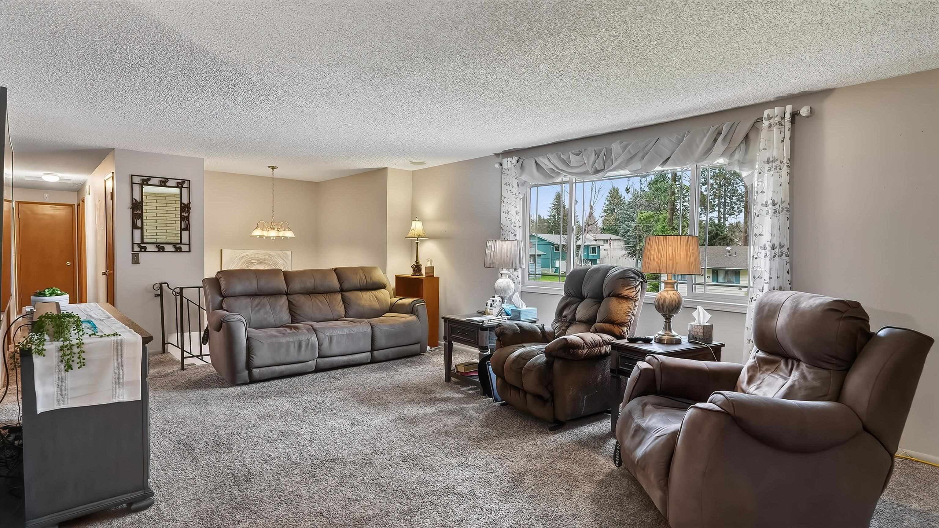 11407 North Post Street Spokane, WA 99218 - Photo 5 of 46