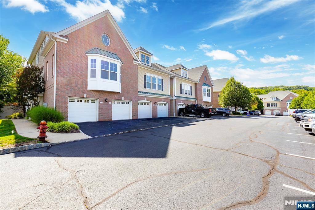 407 River Place Butler, NJ 07405 - Photo 2 of 25