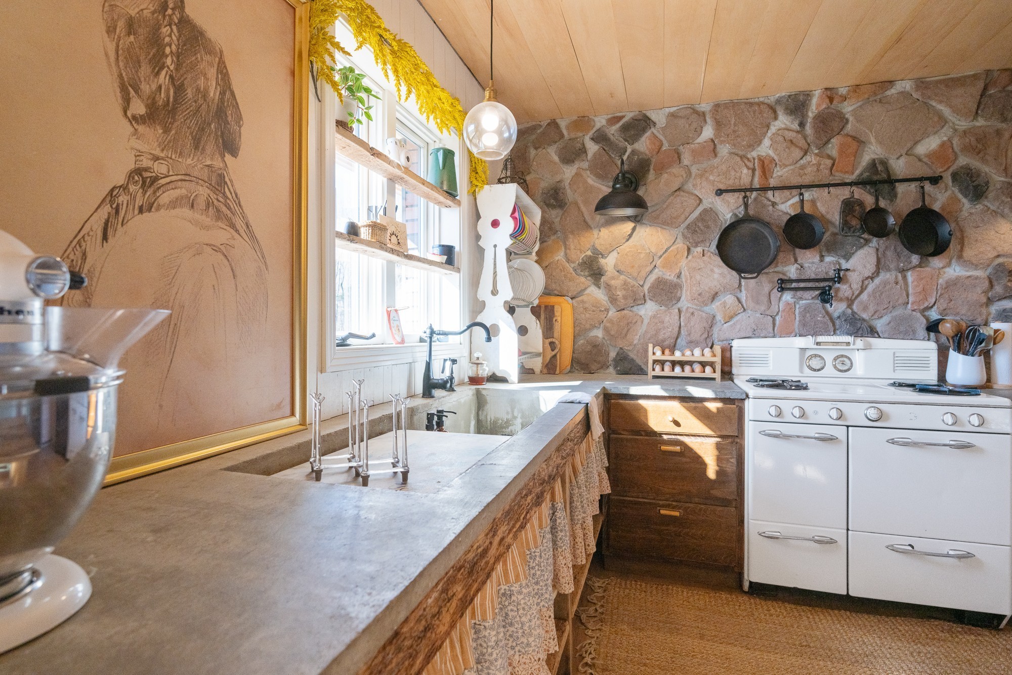 3080 Bible Hill Road Parsons, TN 38363 - Photo 25 of 76 a bathroom with a granite countertop sink and a mirror