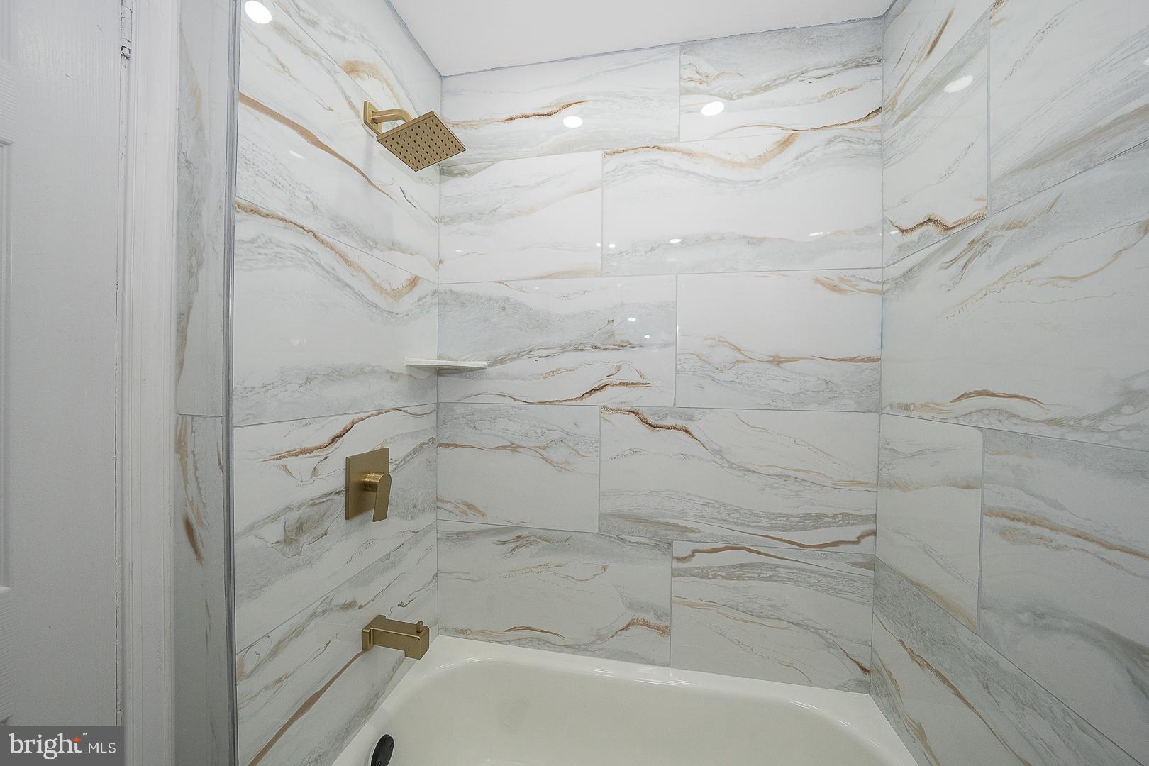 242 Spring Valley Road Darby, PA 19023 - Photo 30 of 45