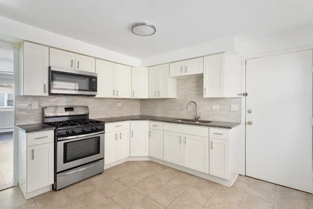 $1,750 | 4927 North Lester Avenue, Unit 103, Chicago, IL 60630