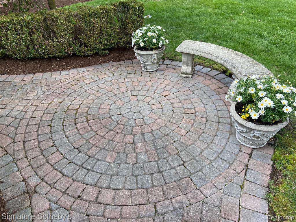 31445 Old Cannon Road Beverly Hills, MI 48025 - Photo 4 of 42