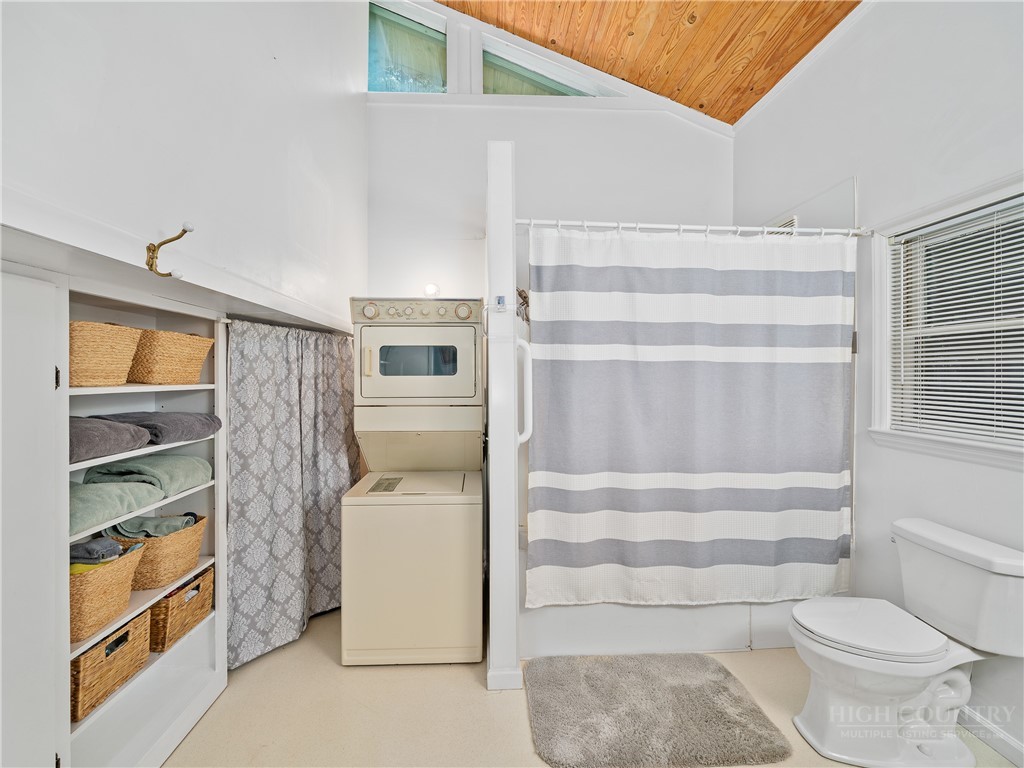 253 Black Pine Road Newland, NC 28657 - Photo 16 of 28