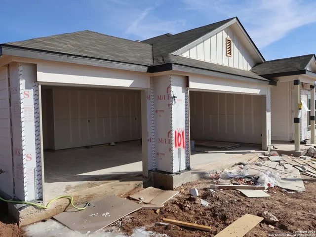 $434,990 | 101 Greeley Drive, Floresville, TX 78114