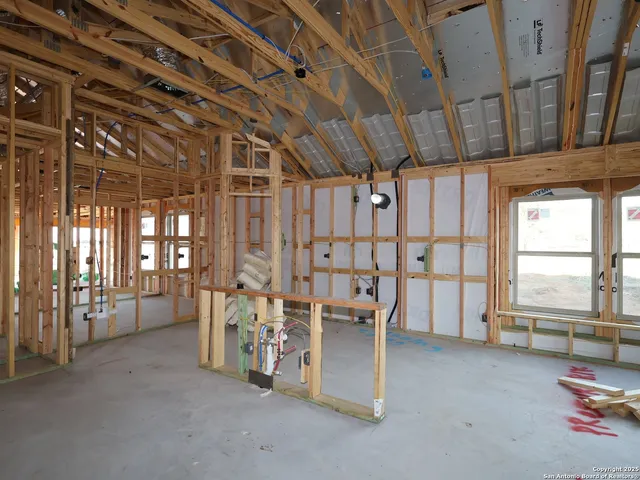 $434,990 | 101 Greeley Drive, Floresville, TX 78114