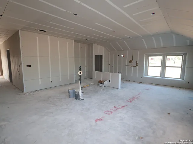 $434,990 | 101 Greeley Drive, Floresville, TX 78114