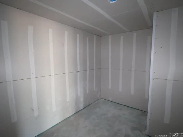 $434,990 | 101 Greeley Drive, Floresville, TX 78114