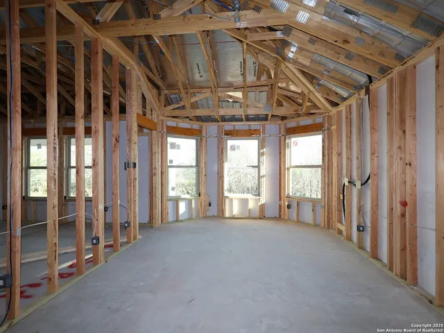 $434,990 | 101 Greeley Drive, Floresville, TX 78114