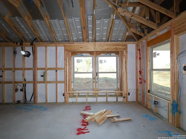 $434,990 | 101 Greeley Drive, Floresville, TX 78114