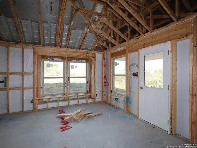 $434,990 | 101 Greeley Drive, Floresville, TX 78114