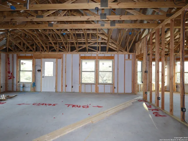 $434,990 | 101 Greeley Drive, Floresville, TX 78114