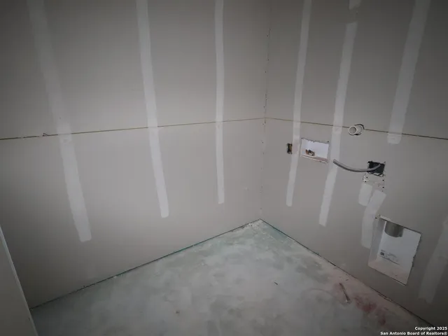 $434,990 | 101 Greeley Drive, Floresville, TX 78114