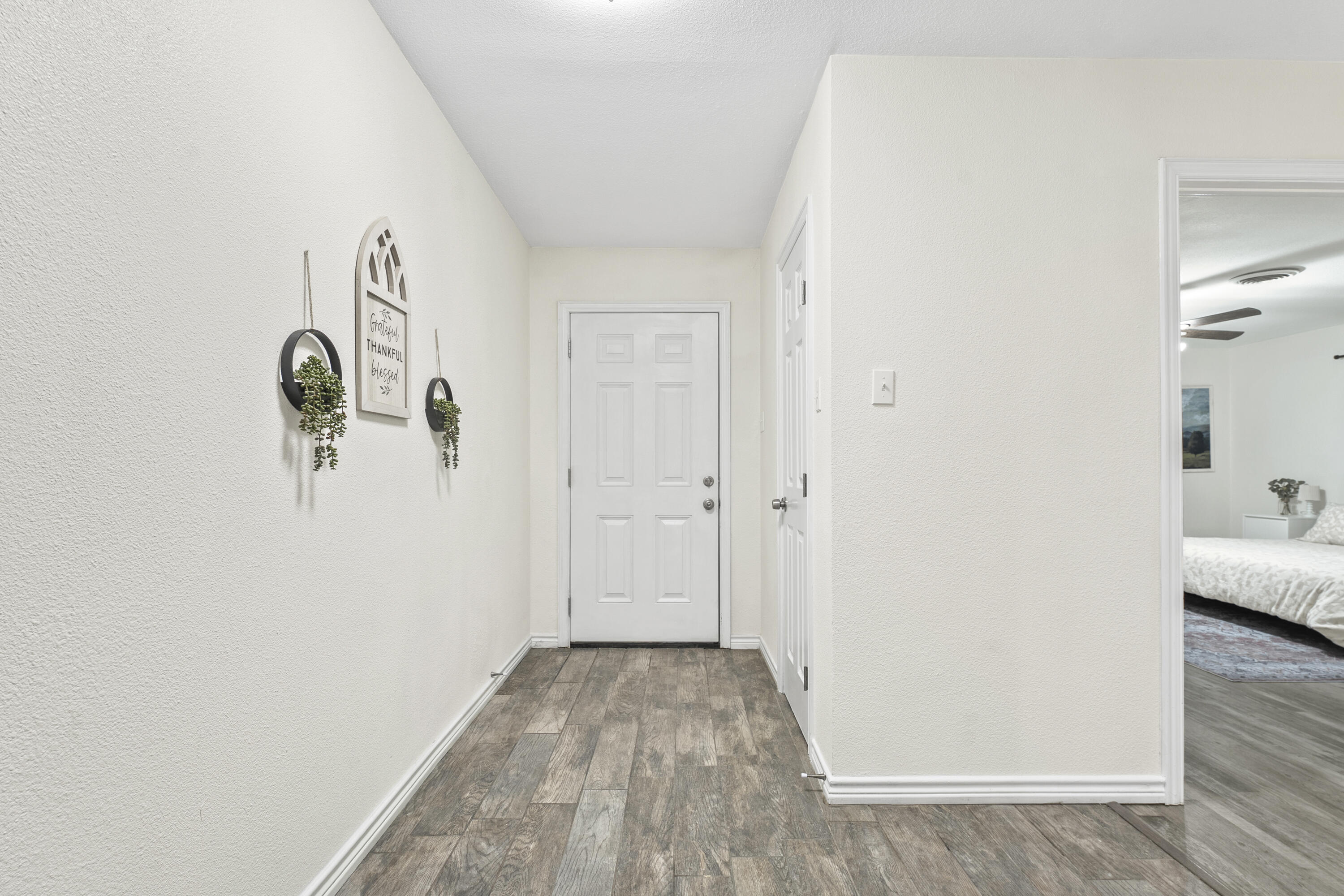 4211 49th Street Lubbock, TX 79413 - Photo 3 of 24 DSC05059