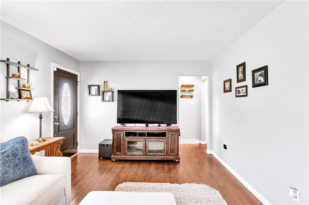 124 Firestone Road Greensburg, PA 15601 - Photo 4 of 23 Gallery Image 4