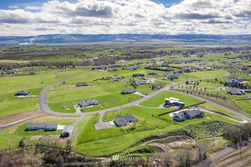 0 Summers Circle Walla Walla, WA 99362 - Photo 2 of 2 a view of a city