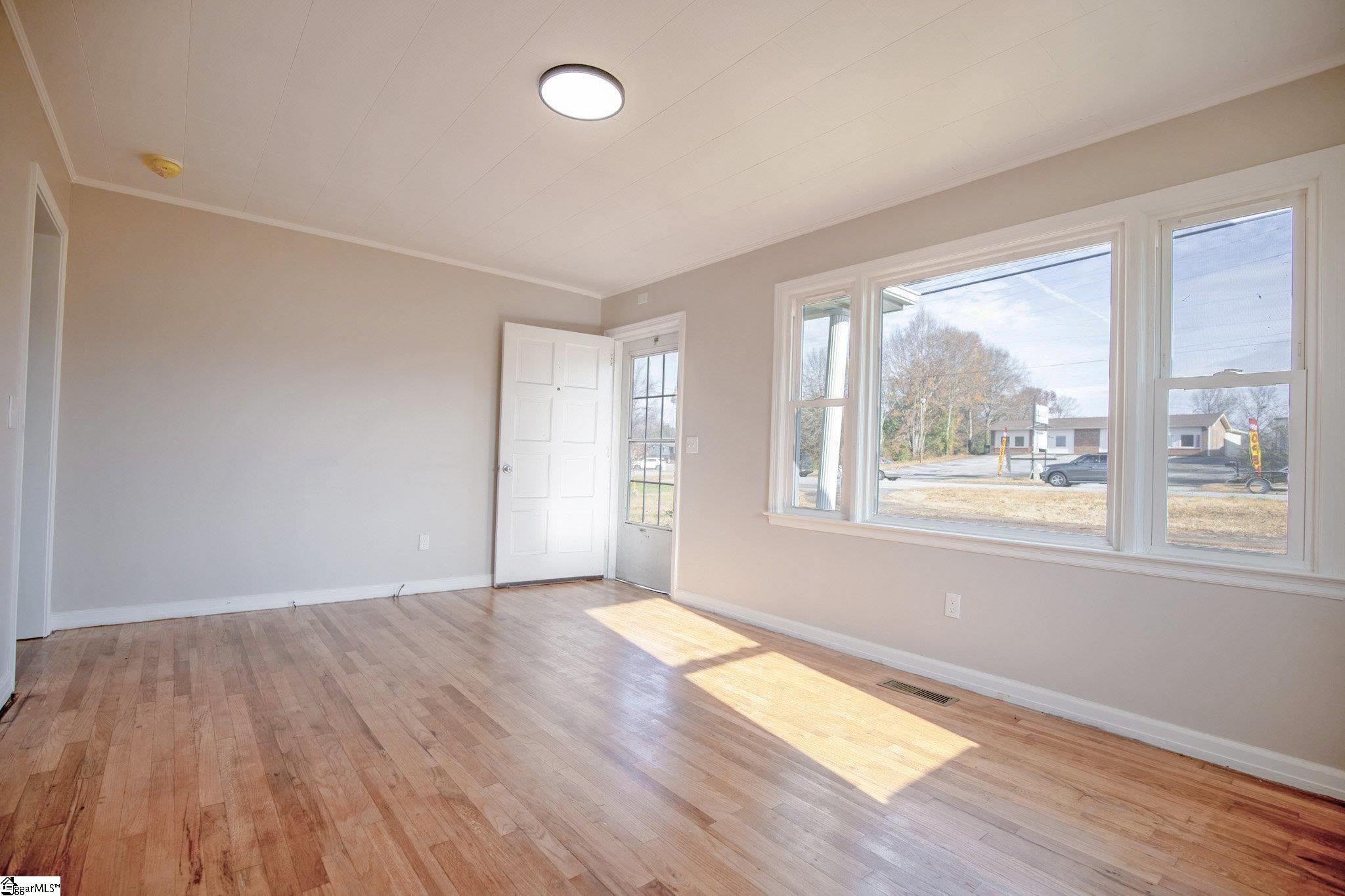 1529 Blue Ridge Boulevard Seneca, SC 29672 - Photo 5 of 24 Gallery Image 5