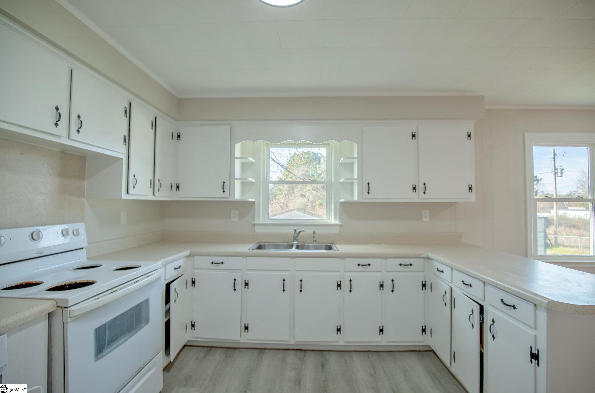 1529 Blue Ridge Boulevard Seneca, SC 29672 - Photo 10 of 24 Gallery Image 10