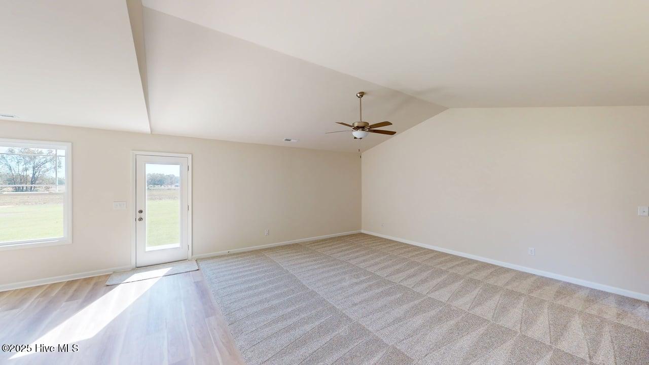 1399 Pinkney Road Pikeville, NC 27863 - Photo 5 of 21 Living Room
