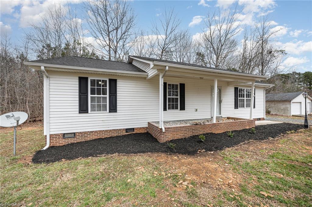 146 Walnut Road Lexington, NC 27292 - Photo 2 of 19 Gallery Image 2