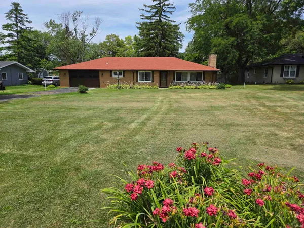 $269,900 | 3108 East Winwood Drive, Muncie, IN 47303