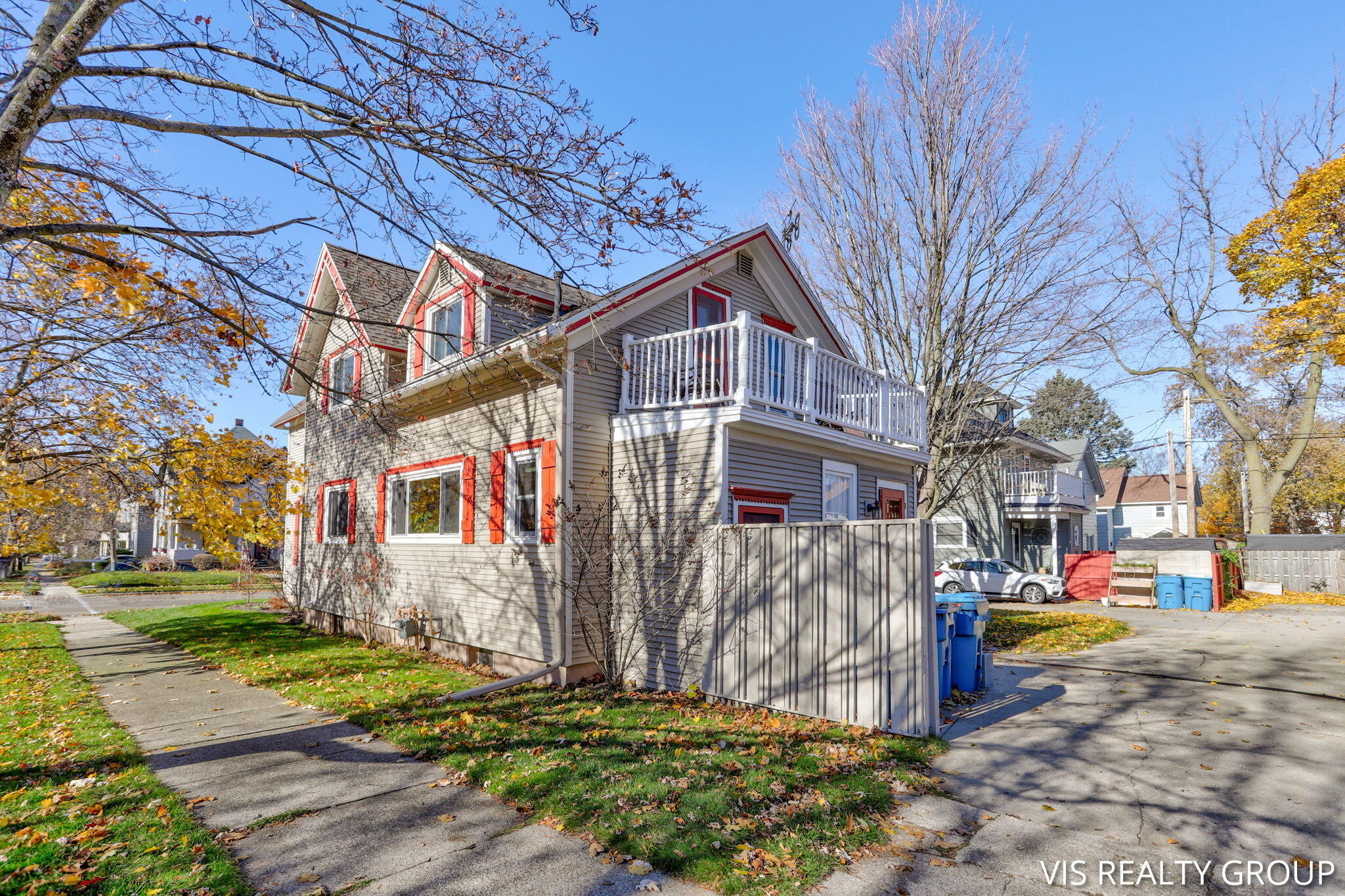 4-web-or-mls-618 Sheldon Rd, Grand Haven