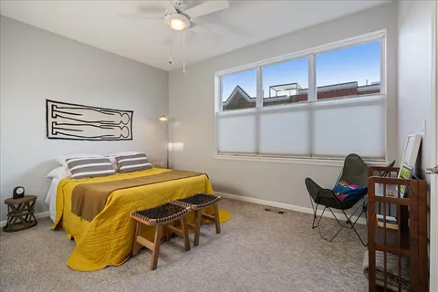 $550,000 | 4647 South Lake Park Avenue, Unit D, Chicago, IL 60653