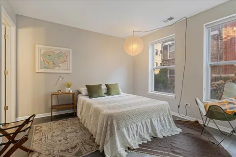 $550,000 | 4647 South Lake Park Avenue, Unit D, Chicago, IL 60653