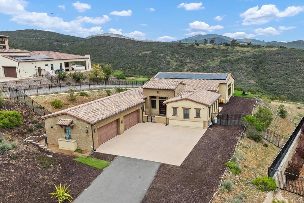 3881 Rancho Summit Drive Encinitas, CA 92024 - Photo 4 of 39