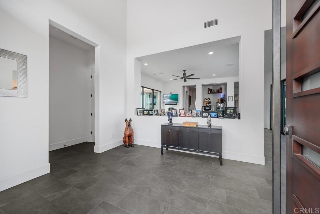 3881 Rancho Summit Drive Encinitas, CA 92024 - Photo 10 of 39