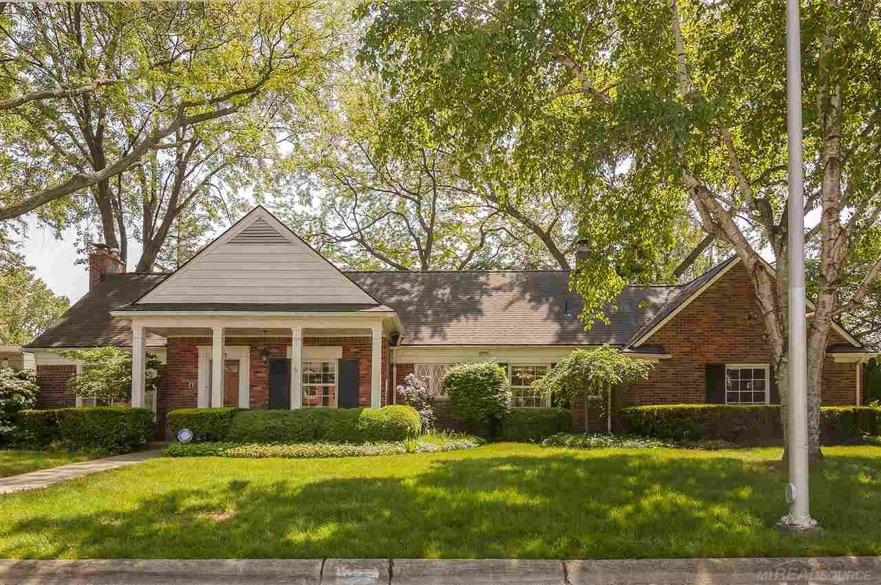 51 North Duval Road Grosse Pointe, MI 48236 - Photo 1 of 36 31349886.JPG