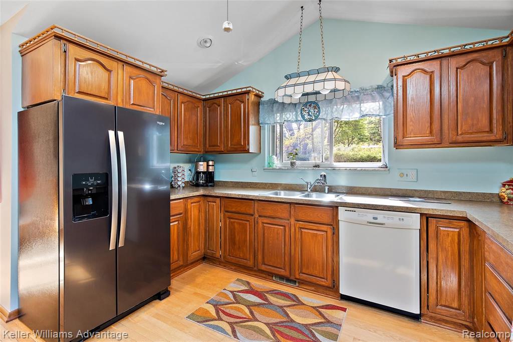 112 East Maryknoll Road Rochester Hills, MI 48309 - Photo 15 of 47
