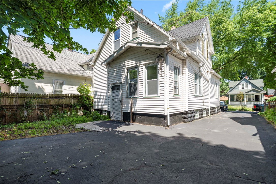 101 Ernst Street Rochester, NY 14621 - Photo 2 of 27 Back of House