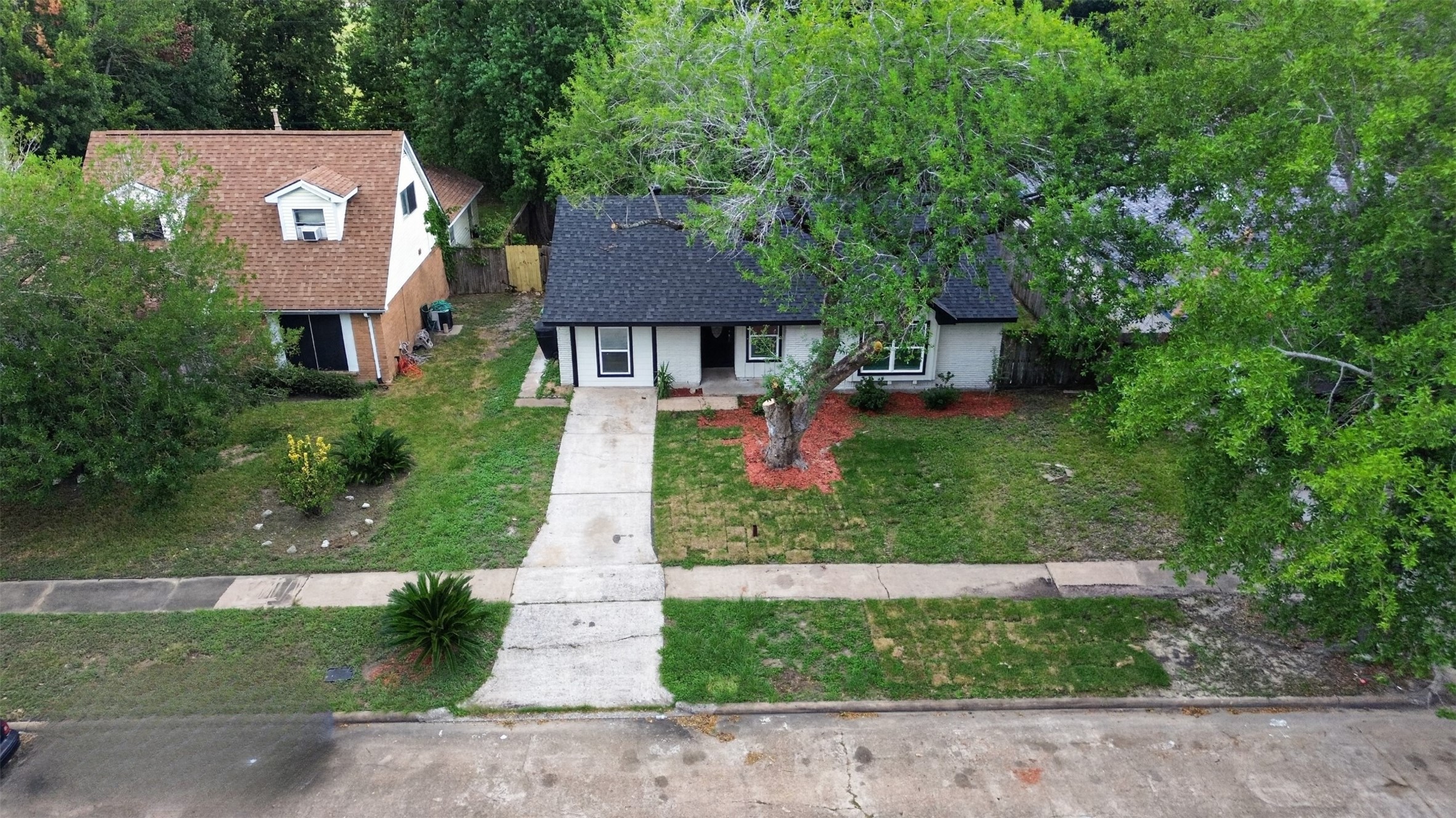 3318 Ripplebrook Drive Houston, TX 77045 - Photo 5 of 38 Gallery Image 5