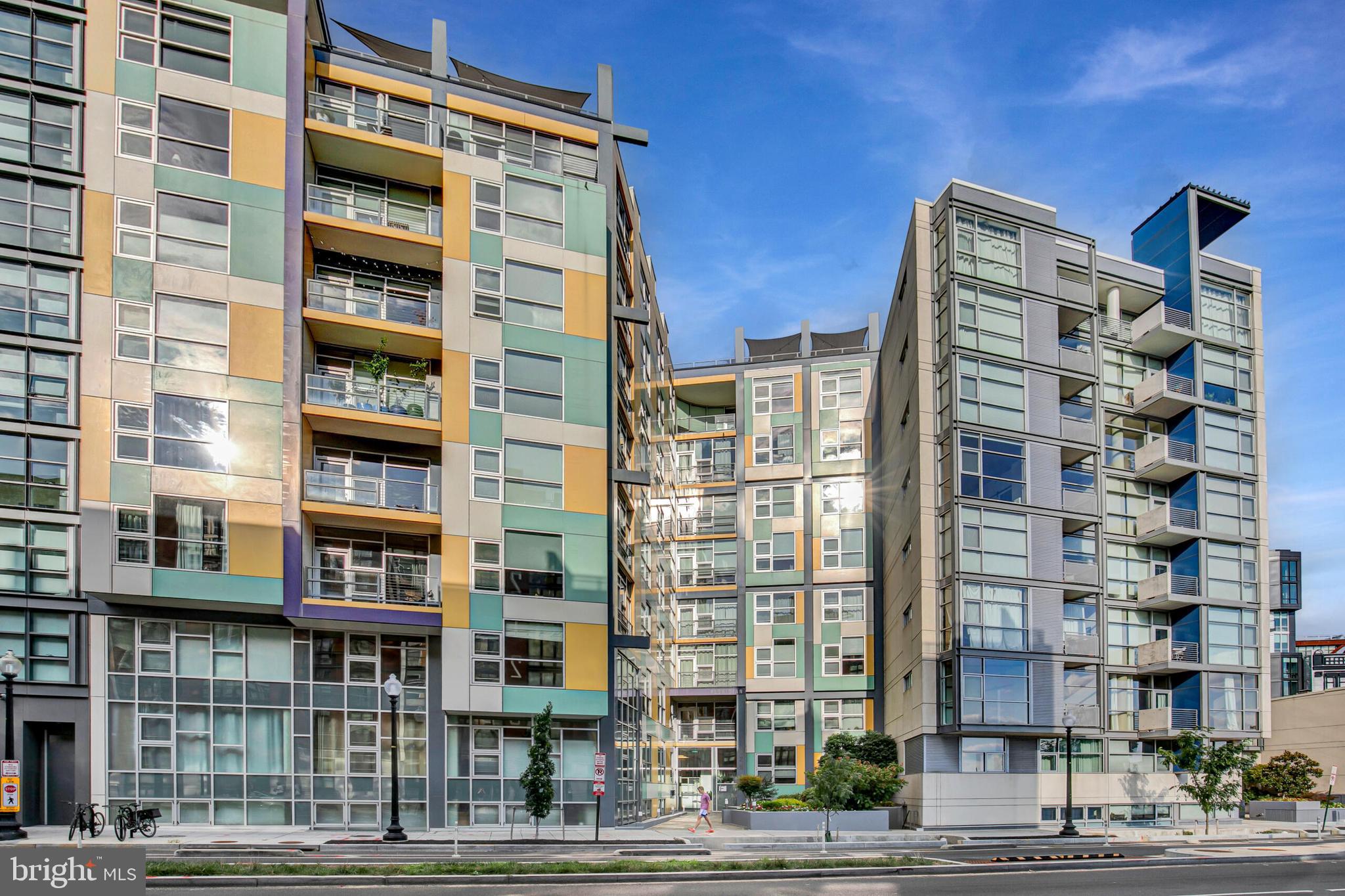 929 Florida Avenue Northwest, Unit 2001 Washington, DC 20001 - Photo 34 of 34 front view of a building