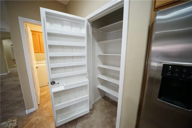 $2,195 | 4338 Oasis Valley Avenue, North Las Vegas, NV 89085