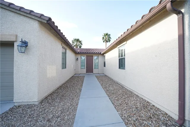 $2,195 | 4338 Oasis Valley Avenue, North Las Vegas, NV 89085