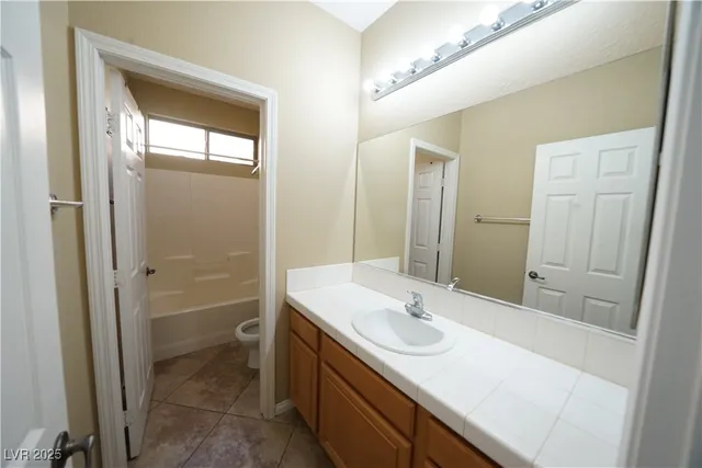 $2,195 | 4338 Oasis Valley Avenue, North Las Vegas, NV 89085