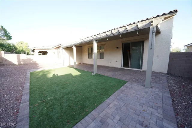$2,195 | 4338 Oasis Valley Avenue, North Las Vegas, NV 89085