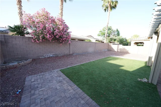 $2,195 | 4338 Oasis Valley Avenue, North Las Vegas, NV 89085
