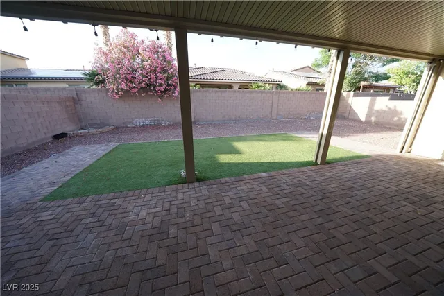 $2,195 | 4338 Oasis Valley Avenue, North Las Vegas, NV 89085