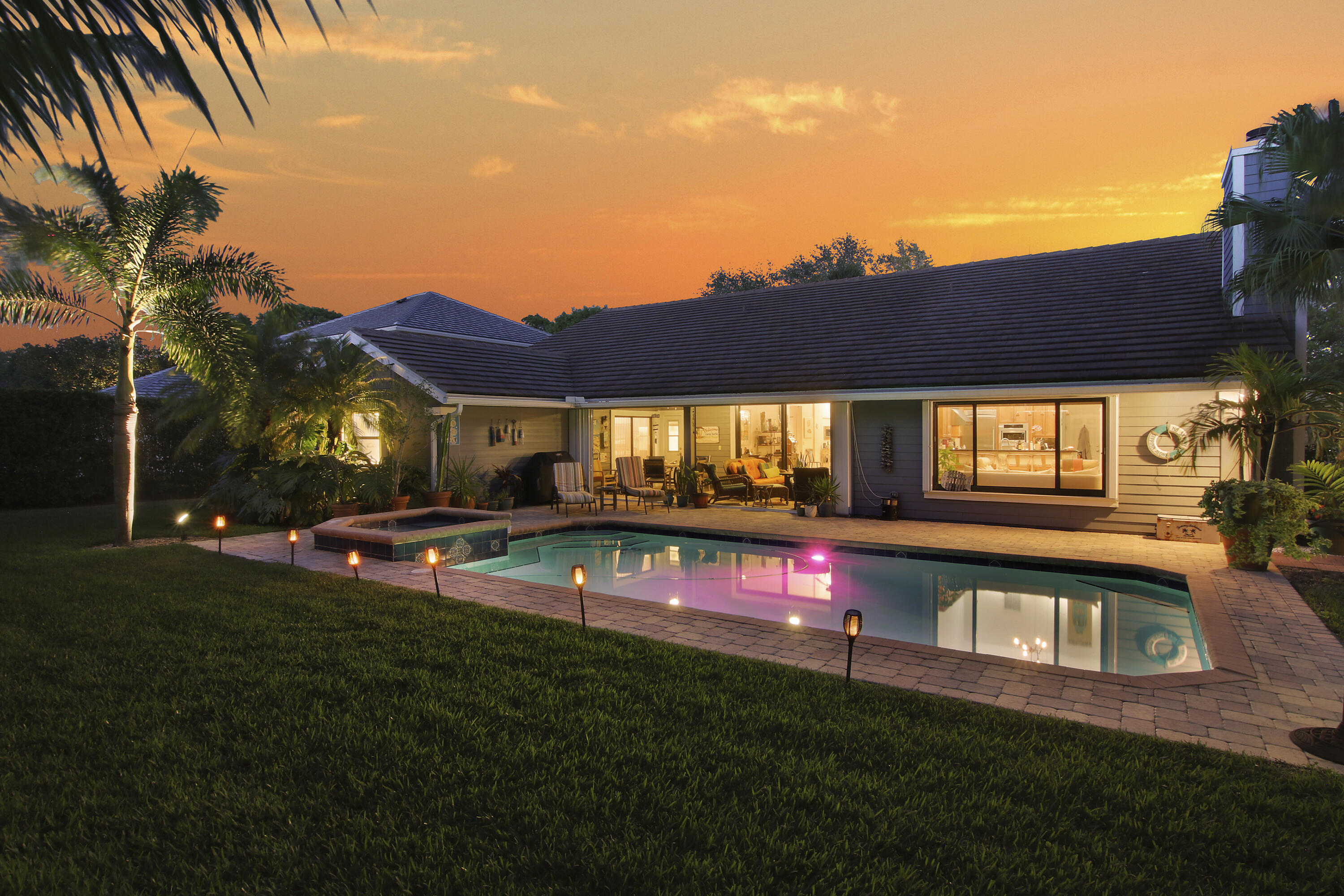 18290 Southeast Ridgeview Drive Jupiter, FL 33469 - Photo 2 of 61 Backyard